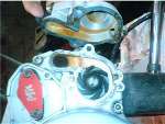 D�montage d'une pompe � eau sur AM6